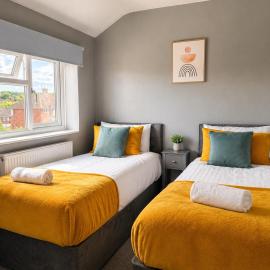 Copperfield House - Free Parking, Hotel in Strood