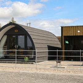 Coolaness Glamping, מלון בIrvinestown