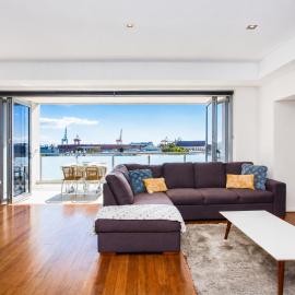 Gallery On High Pool, Port Views & Free Park