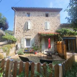 Gîte de la Pinsole pleine nature Ardeche