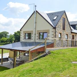 The Farmhouse - Ukc6250, hotel di Linlithgow