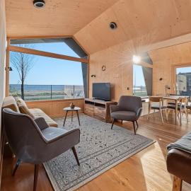 FUTOPIA Strandhäuser mit Seeblick, Sauna & Hot Tub