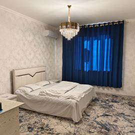 Family stay، فندق في Katartal