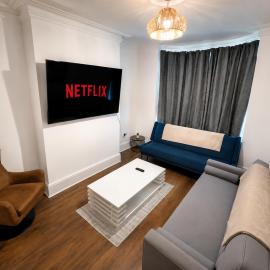 City & Lakeside Escape - Sleeps 12, khách sạn ở Doncaster