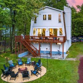 Lakeview SocialHouse - Hot Tub, Golf, Speakeasy, Sauna, Outdoor Games, Paddleboards, Kayaks, Lake fun