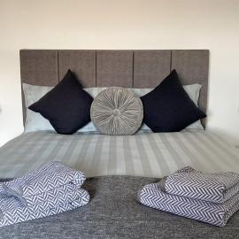 Factory Field LTD, hotel v destinácii Coity