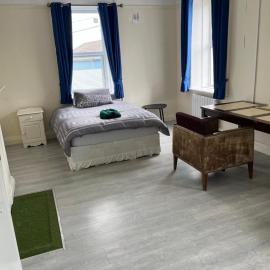 Family Rooms in Glenamaddy, hotel u gradu Glennamaddy