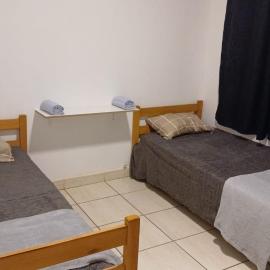 Viesnīca Casa Bairro Nobre Piracicaba - QUARTO COMPARTILHADO pilsētā Pirasikaba