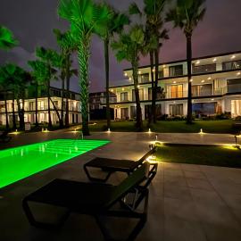 Bijilo में, होटल Stunning Oceanview 2B Waterfront Apartement