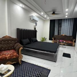 Family Apartment in Multan, hotel di Multan