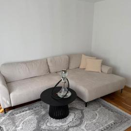 Cozy apartment steps from Lake Constance, hotel v mestu Rorschach