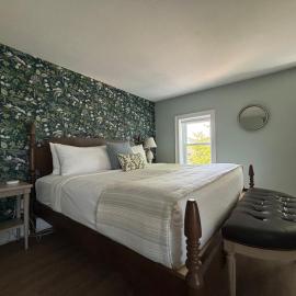 Breakwater Inn