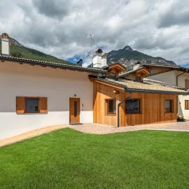 Lago House