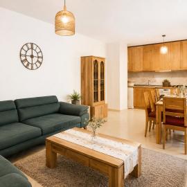 Beach Family Apartment 2 min to Beach Free Parking Golem