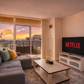 Stylish 2BR with Great View! Steps from Square One