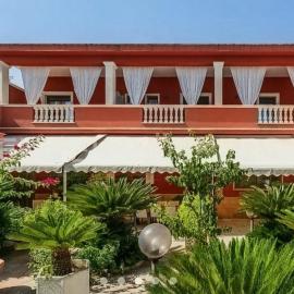 Mediterraneo B&B, hotel sa Maglie