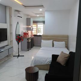 Ngozi flex studio apartments, хотел в Ilado