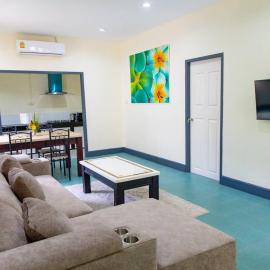 Beautiful 4 Bed Bungalow Close to Beach & Hotspots