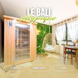 Le Bali - Queen-Size, Parking Gratuit & Sauna, hotel in Broons