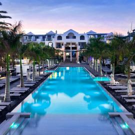 Barceló Teguise Beach - Adults Only، فندق في كوستا تاغيسي
