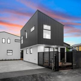 Stylish Standalone, 2 Bed, 2 Bath and parking