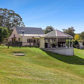 Private Barn House with Gazebo - Stunning Views, hotel a Richmond