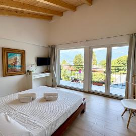 Al Torrente elegant rustic house in Colico