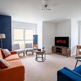 Einstein House - For Contractors, Groups & Families - Sleeps 9