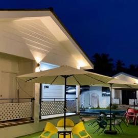 4BR Family Cottage 200m to Beach with Pool, WiFi and Netflix
