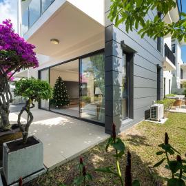 Lux Laguna Park 5 bedroom rooftop pool