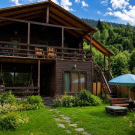 Mestia में, होटल Cottage Woodside
