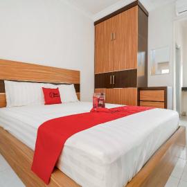 RedDoorz Plus near Palembang Square Mall, Hotel in Palembang