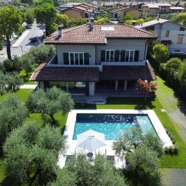 Villa Incanto 4BR Villa with Private Pool & Garden 500m from Lake Garda