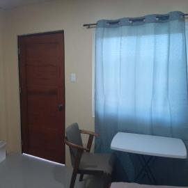 Crezwil Place, hotel em Talibon