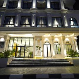 Le Reve Hotel- فرع الكرادة, hotel di Baghdād