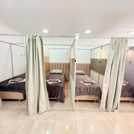 New Park Cabin Hostel, hotel u gradu Čišinau