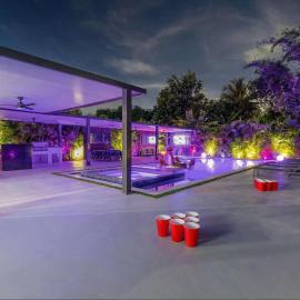 Luxury Villa Solara w Heated Pool Hot Tub BBQ