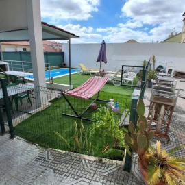 Bright apartment in Almada with shared pool