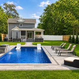 Hamptons Tiana Bay Oasis, hotel em Hampton Bays