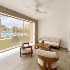 Spacieux appartement avec piscines et accès privé mer, Dominicus