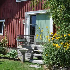 Gästhus i Slöinge nära Skrea strand