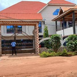 Royal Semimas, hotel em Bandundu