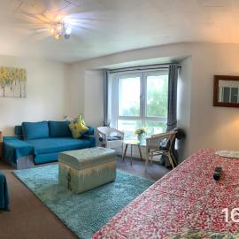 Facing Glasgow Green spacious Apartment Free parking