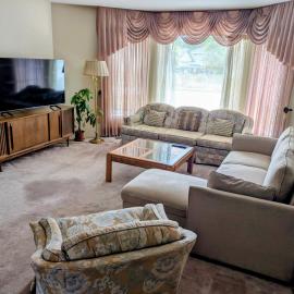 Spacious 6 bedroom cozy house near ferry