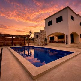 5 Palms Wailoaloa, 6BR Villa