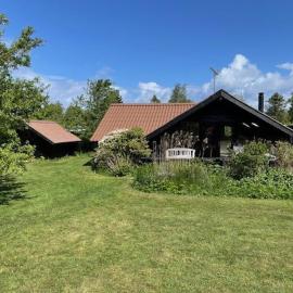 Charming Holiday Home Near Beach And Town