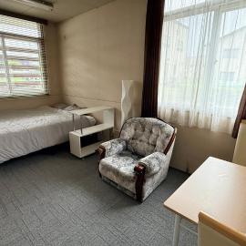 Hokkori Station Yubari -Private Rooms near Shin-Yubari Station, מלון בYubari