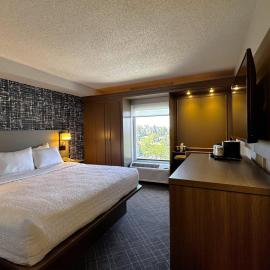 Pittsburgh Airport Inn and Suites