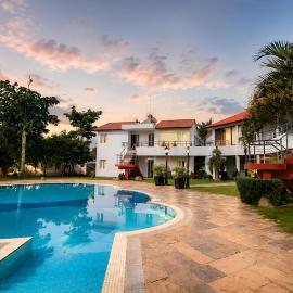 Asiatic Pride Resort, Dhari, hotel em Dhāri