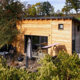 Tiny House mit Kaminofen & Terrasse direkt an Naturteichen - bis 5 Personen - Für Kurzentschlossene, hótel í Großharthau